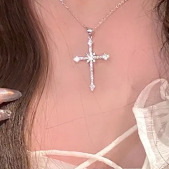 Exquisite Rhinestone Zircon Cross Necklace - Picture 2 of 4